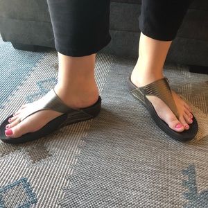 ‘The skinny’ FitFlop sandals